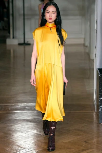 Look 8
